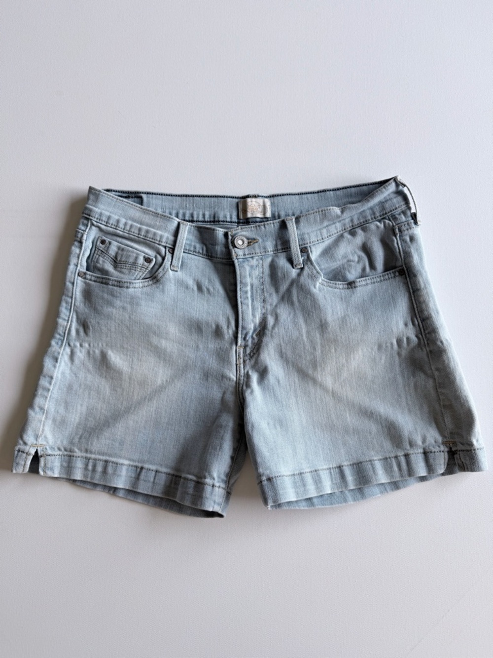 Levi’s 515 Denim Shorts Size 8 Light Wash Mid Rise Stretch Jean Shorts